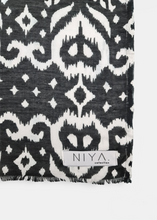 Load image into Gallery viewer, ZAIMA Linen scarf with ethnic patterns