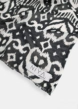 Load image into Gallery viewer, ZAIMA Linen scarf with ethnic patterns