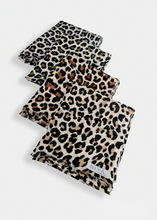 Load image into Gallery viewer, ZAIMA Linen scarf with leopard pattern