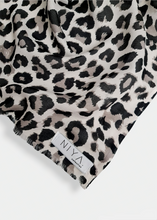 Load image into Gallery viewer, ZAIMA Linen scarf with leopard pattern
