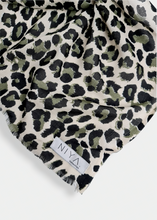 Load image into Gallery viewer, ZAIMA Linen scarf with leopard pattern
