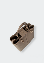 Load image into Gallery viewer, YUKA Bucket bag with shoulder strap Beige