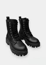 Load image into Gallery viewer, Flat ankle boots Black