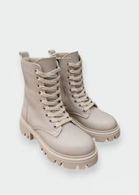 Load image into Gallery viewer, Beige flat ankle boots