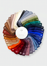 Laden Sie das Bild in den Galerie-Viewer, ASAMA Janjan Schimmernder Seidenschal