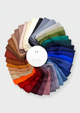 Laden Sie das Bild in den Galerie-Viewer, ASAMA Janjan Schimmernder Seidenschal