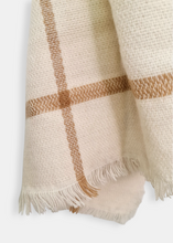 Load image into Gallery viewer, Écharpe cosy motif tartan