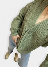 Load image into Gallery viewer, SYRMA Cardigan Mint Green