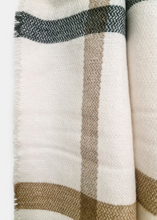 Load image into Gallery viewer, Écharpe cosy motif tartan