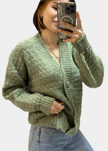 Load image into Gallery viewer, SYRMA Cardigan Mint Green