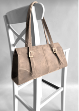 Load image into Gallery viewer, Sac baguette suédine Beige