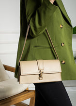 Load image into Gallery viewer, Beige baguette bag