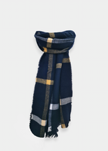 Load image into Gallery viewer, Écharpe cosy motif tartan