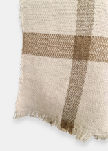 Load image into Gallery viewer, Écharpe cosy motif tartan