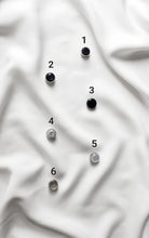 Load image into Gallery viewer, Scarf magnet