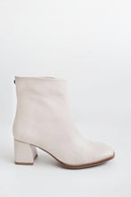 Load image into Gallery viewer, IDA Nude ankle boots