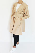 Load image into Gallery viewer, PEA Blazer Beige