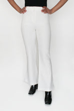 Charger l&#39;image dans la galerie, NEWALL Pantalon flare Blanc
