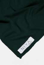 Laden Sie das Bild in den Galerie-Viewer, YELL Schal aus geripptem Jersey