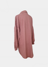 Load image into Gallery viewer, Pink embossed shirt
