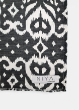 Load image into Gallery viewer, ZAIMA Linen scarf with ethnic patterns
