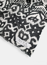 Load image into Gallery viewer, ZAIMA Linen scarf with ethnic patterns
