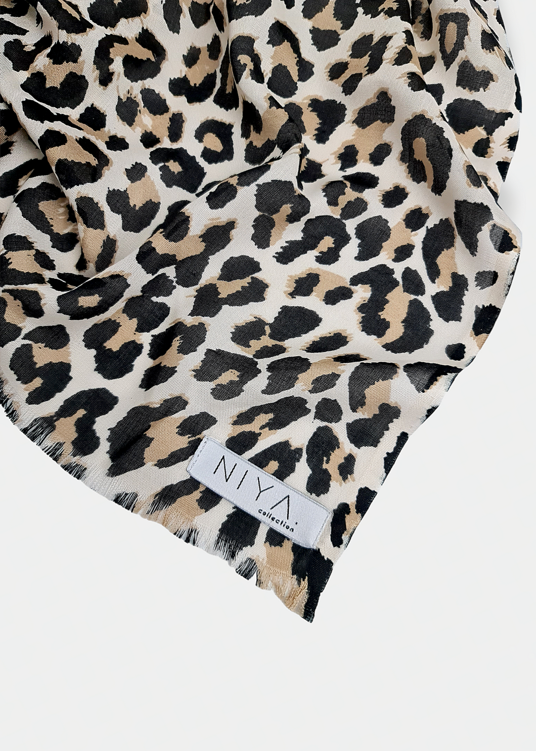 ZAIMA Linen scarf with leopard pattern