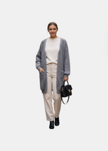 Load image into Gallery viewer, Cardigan à poches Gris
