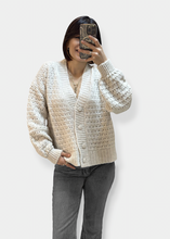 Load image into Gallery viewer, SYRMA Cardigan Beige
