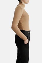 Load image into Gallery viewer, RAX Knitted turtleneck Caramel
