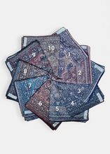 Load image into Gallery viewer, Foulard carré à motifs ethnique
