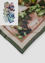 Load image into Gallery viewer, Foulard tableau à motifs abstraits
