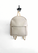Load image into Gallery viewer, Sac à dos Beige
