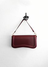 Load image into Gallery viewer, Sac baguette Bordeaux
