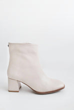 Load image into Gallery viewer, IDA Nude ankle boots
