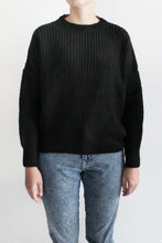 Load image into Gallery viewer, OMOA Knitted sweater Black
